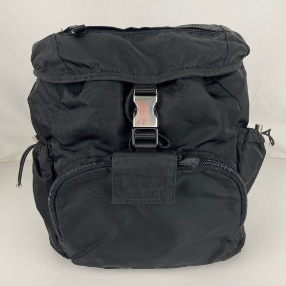 Prada Black Medium Re-Nylon Backpack - Authenticity Certified - Picture 4 of 13